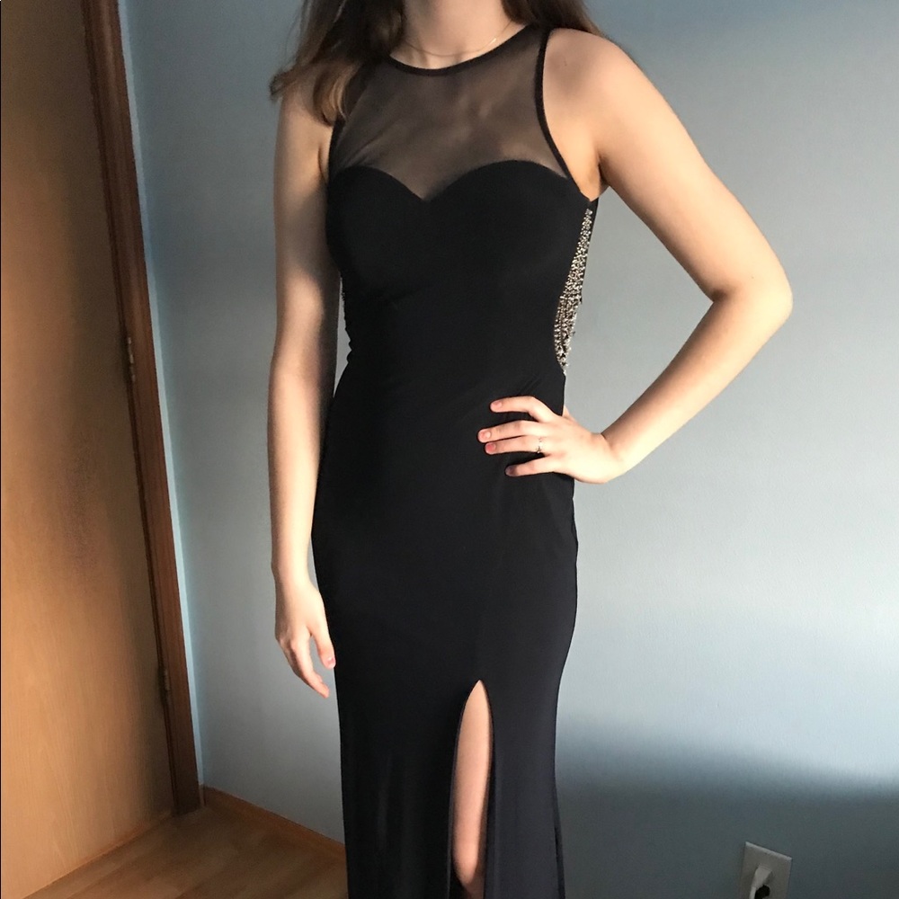 Navy blue sleeveless prom dress